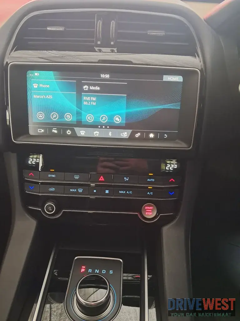 Jaguar F-Pace 25T Pure