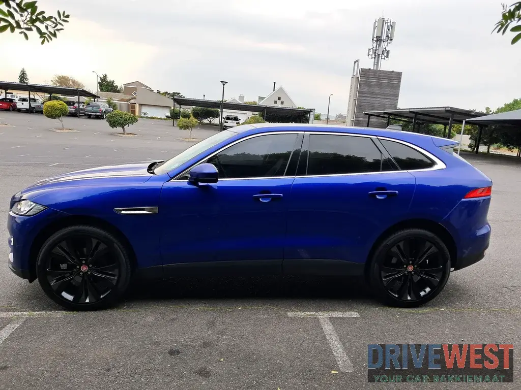 Jaguar F-Pace 25T Pure
