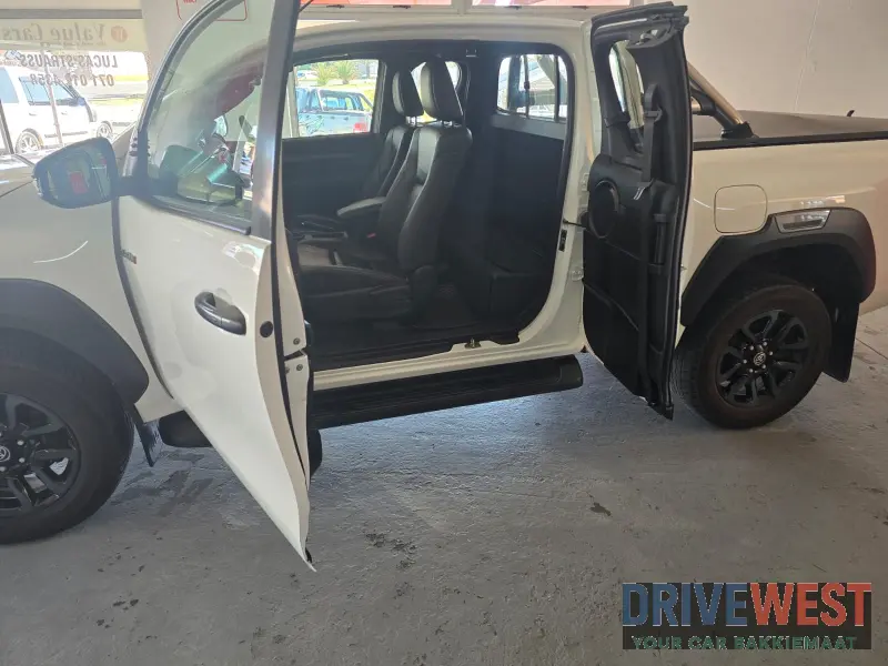 2024 Toyota Hilux 2.8 GD-6 Legend Extended Cab 4x4 Auto