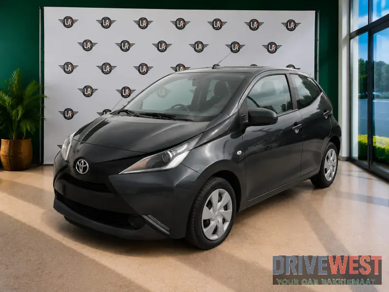 2016 Toyota. Yago 1.0 X-Play 5 Door
